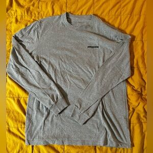 Patagonia Men’s Medium long sleeve tee